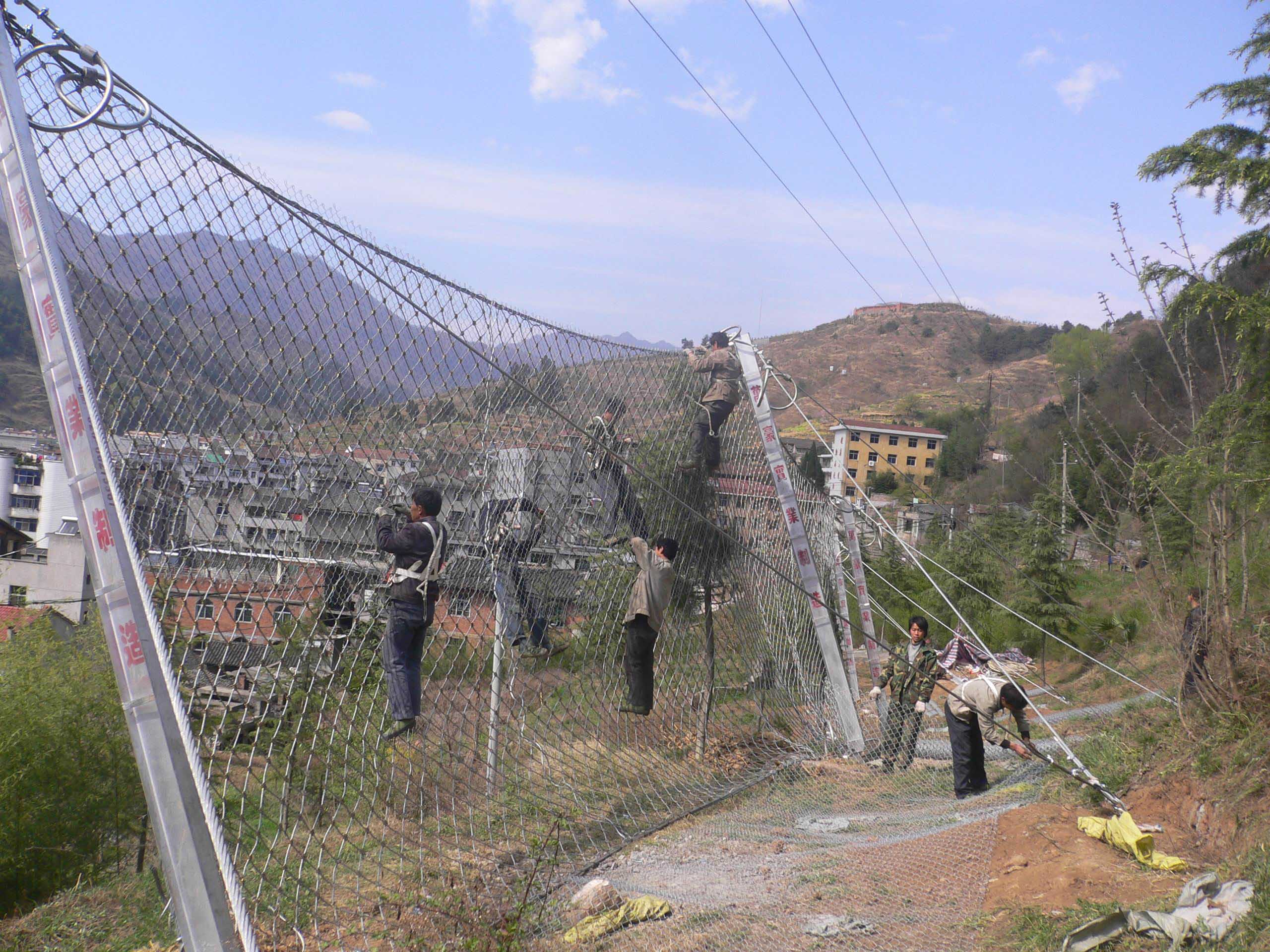 被动边坡防护网案例 - 河北川鑫边坡防护工程有限公司图片2